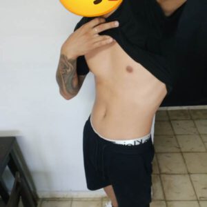 Trigueñon lindo cuerpo cara y dotado 22cm