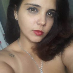 Tú linda trigueña rellenita bisexual y sexy disponible para ti