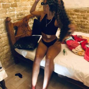 Hola soy nueva aquí solo trabajo con extranjeros