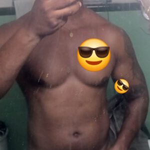 Scort moreno disponible para su disfrute