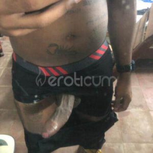 Mulato joven de La Habana con buena pinga y buenos masajes