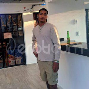 Mulato listo para aserte sentir ma mujer más especial y deseada del mundo