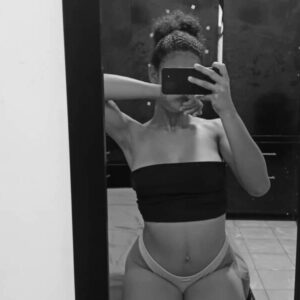 Chica escort de 20 pelo rizo libdas curvas lista para dar citas