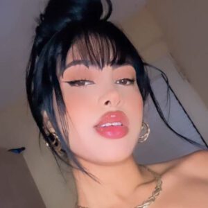 🔥 **¡Hola, guapos!** 🔥 Tengo 28 años, soy cubana, de pelo negro y con una figura que no pasa desapercibida 😈💋